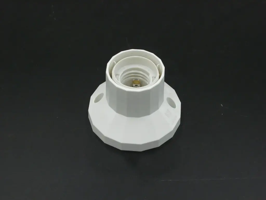 Socket bulb e27 pusher
