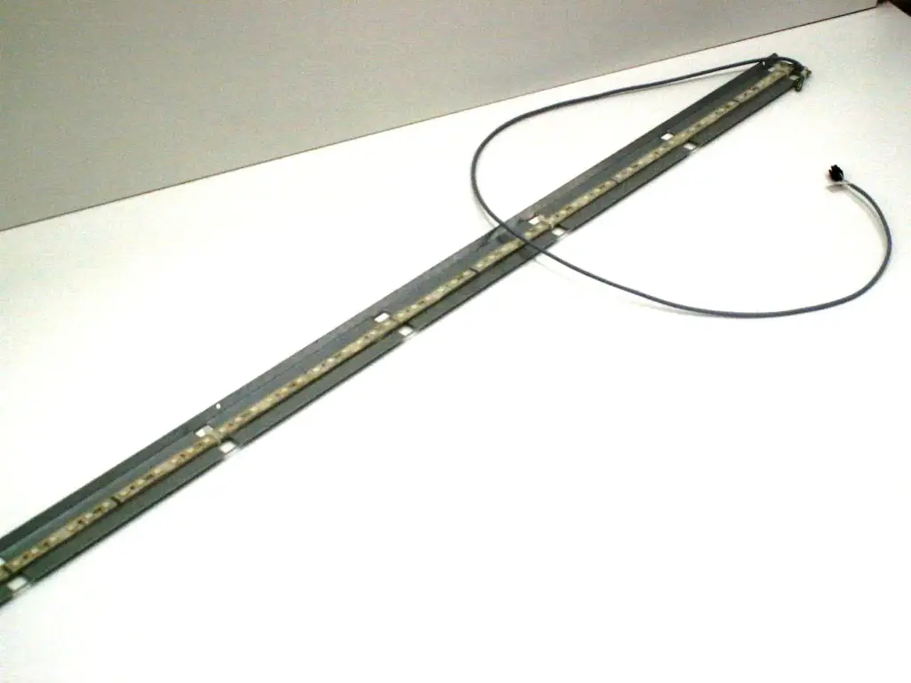 LED strip right corner pusher