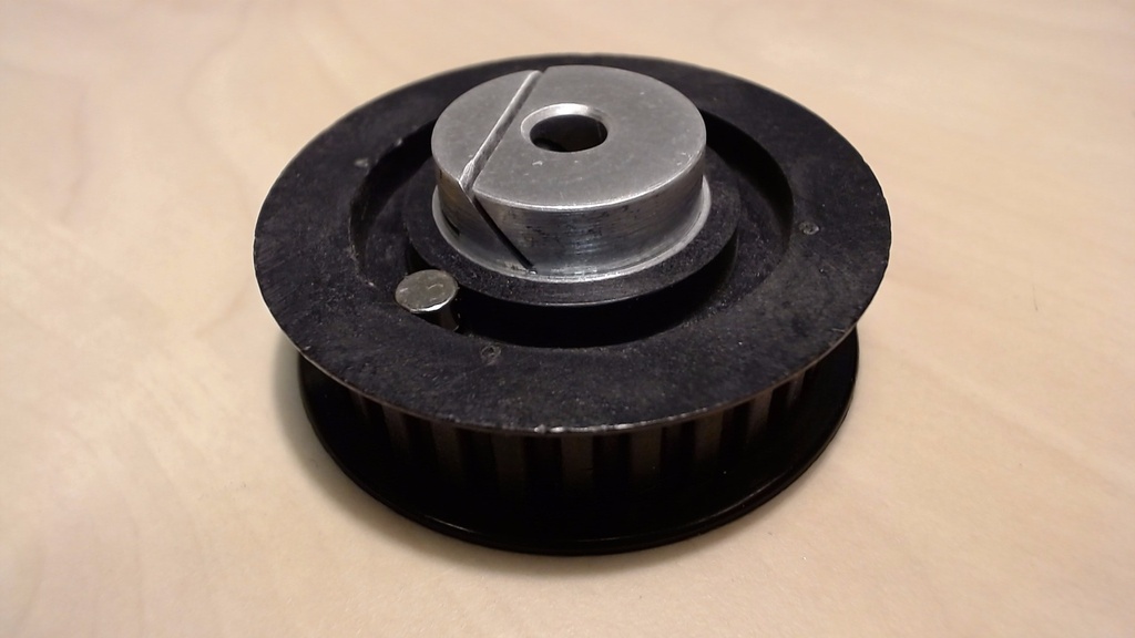 Pully timing belt w magnet