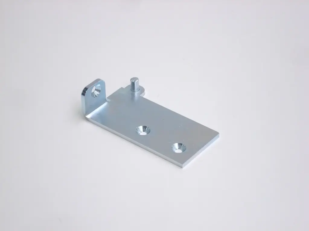 Hinge top frame pusher